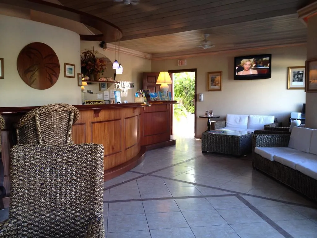 מלון גרייס ביי Caribbean Paradise Inn