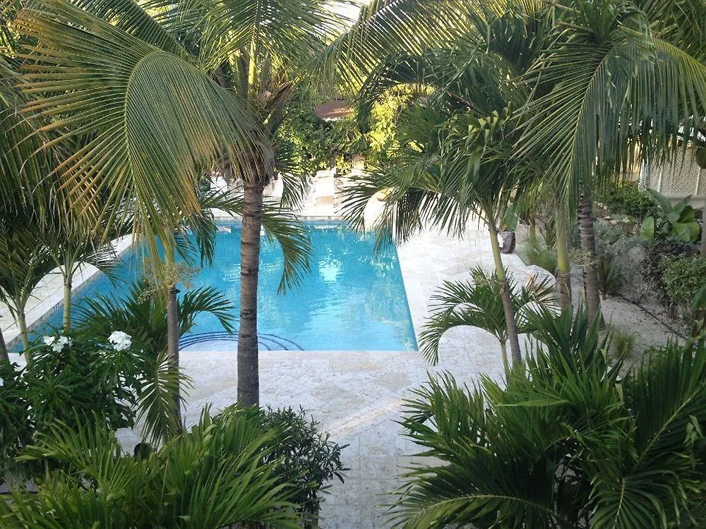 גרייס ביי Caribbean Paradise Inn