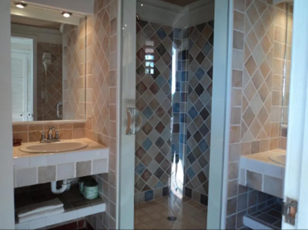 גרייס ביי Caribbean Paradise Inn מלון