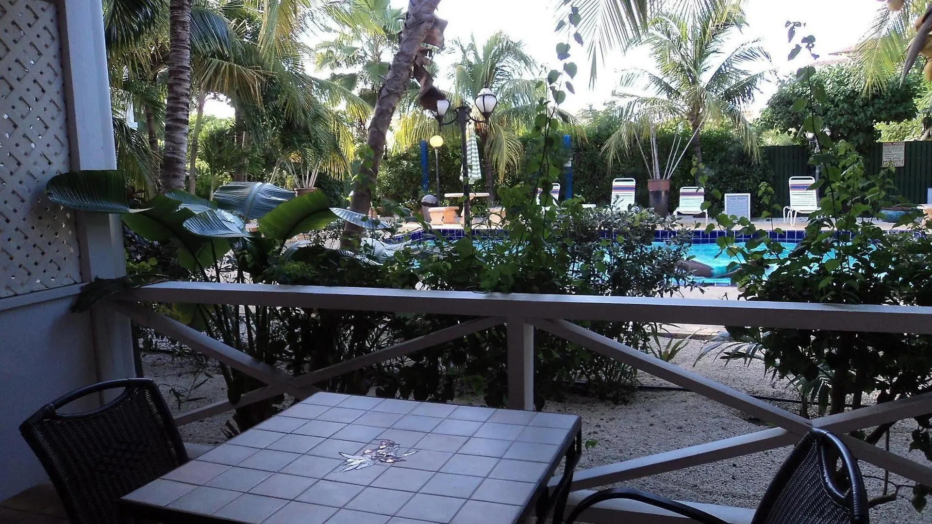 גרייס ביי Caribbean Paradise Inn מלון